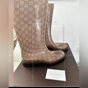 So fly!!Gucci Monogram Wellington rain boots